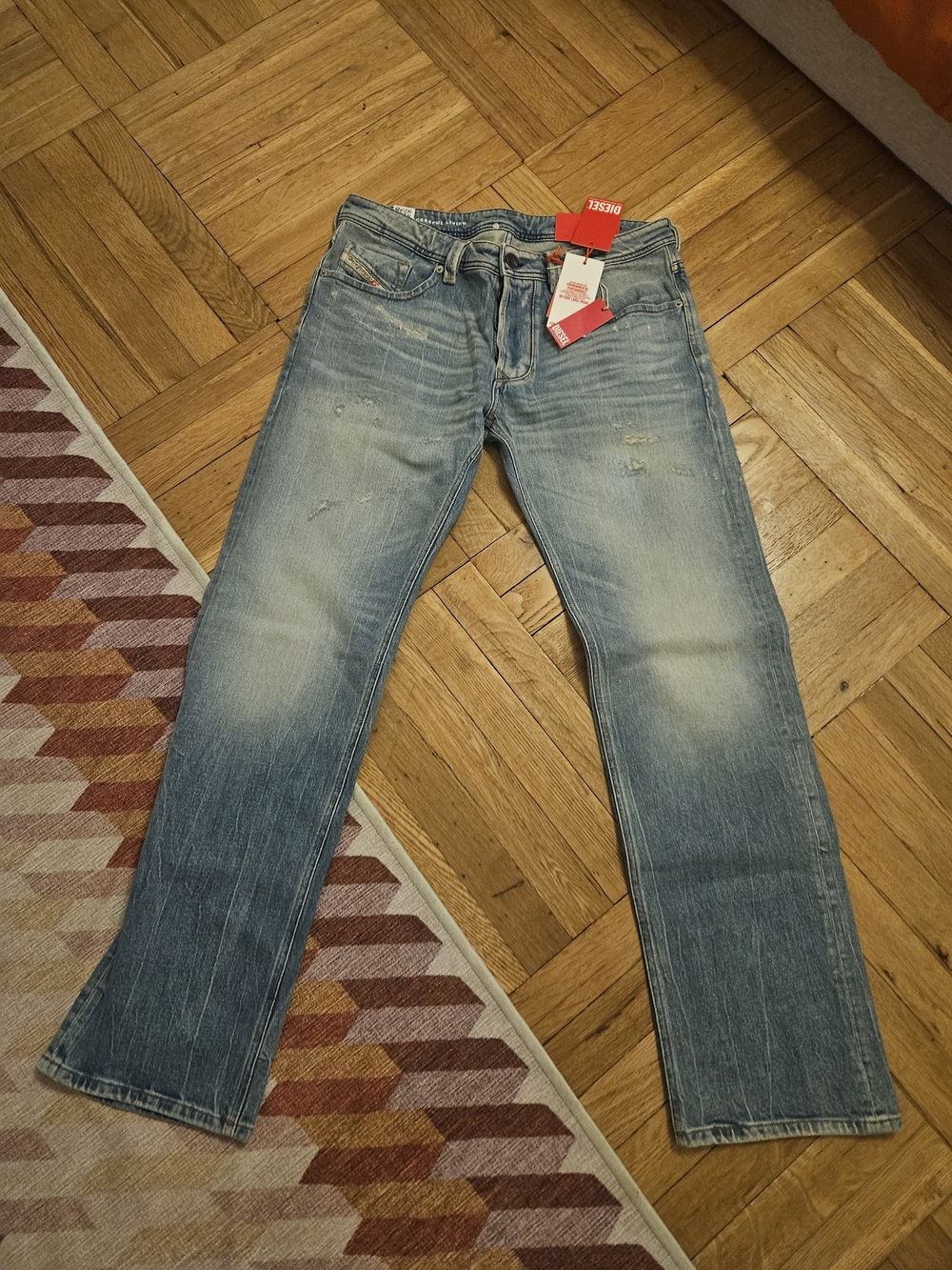 Diesel Men’s Straight Leg 1985 Larkee Jeans